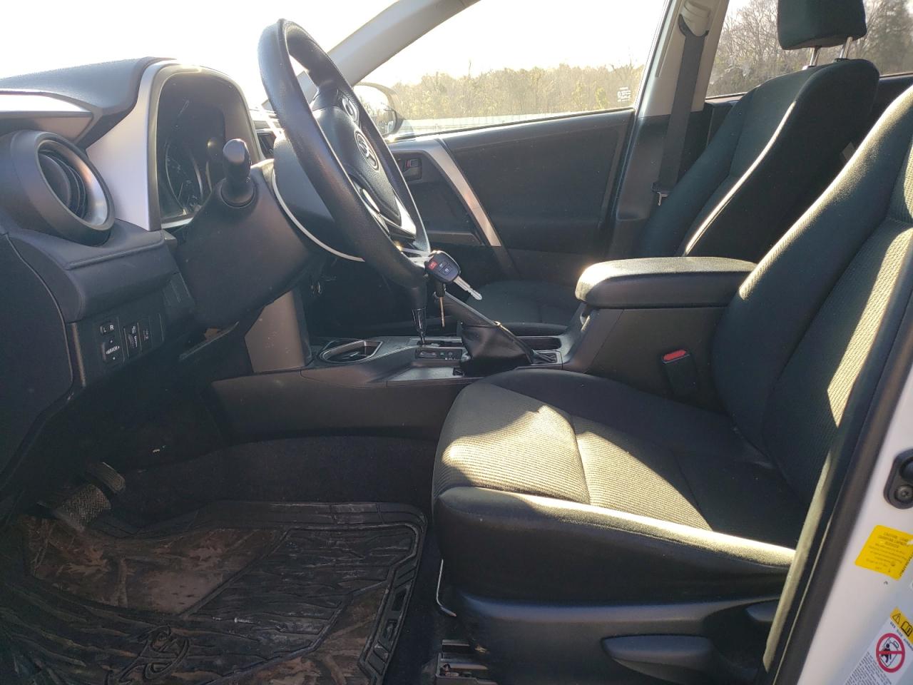 2018 Toyota RAV 4 VIN JTMZFREV6JJ195614 Copart auction photo, rear end damage thumbnail 7