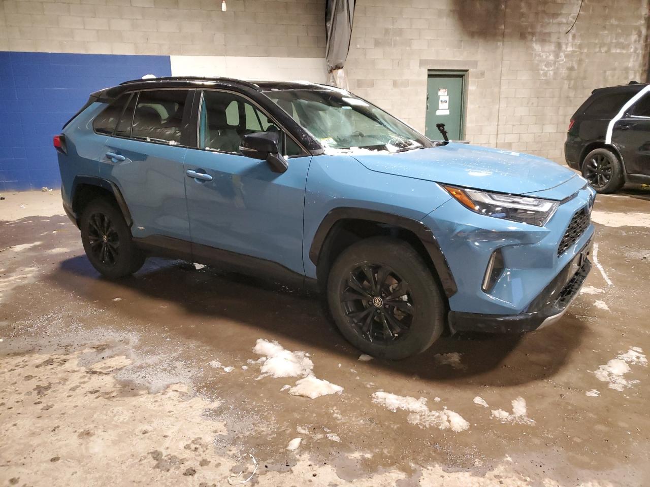 2022 Toyota RAV 4 VIN 4T3E6RFV2NU100406 Copart auction photo, rear end / side damage thumbnail 4