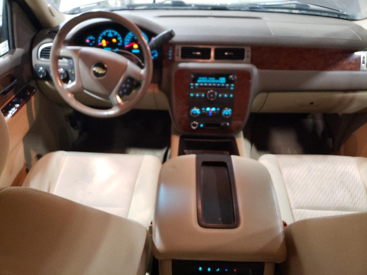 2011 Chevrolet Suburban VIN 1GNSKHE33BR296058 Copart auction photo, front end damage thumbnail 8