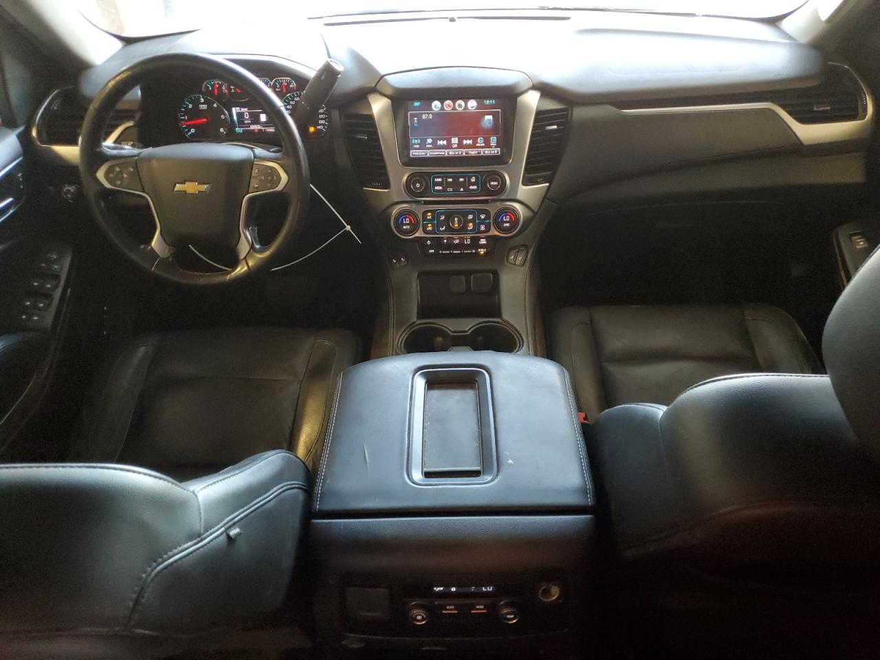 2019 Chevrolet Suburban VIN 1GNSKHKC5KR202265 Copart auction photo, hail / front end damage thumbnail 8