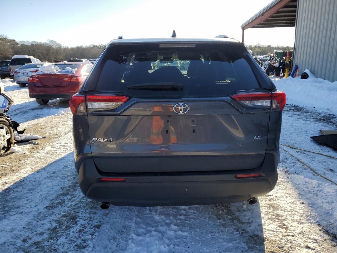 2021 Toyota RAV 4 VIN 2T3H1RFV6MW141423 Copart auction photo, front end / rear end damage thumbnail 6