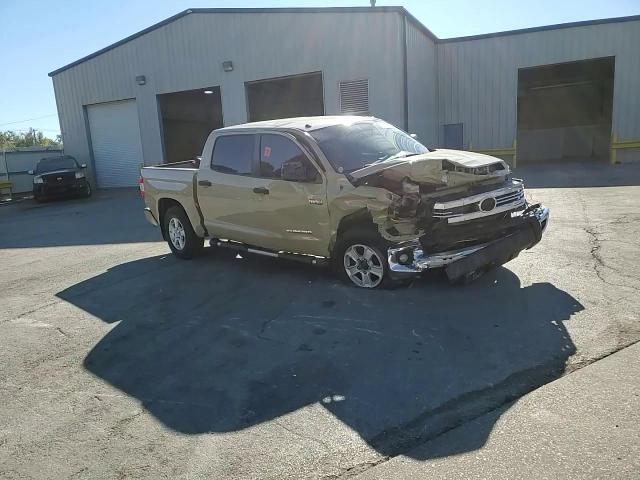2017 Toyota Tundra VIN 5TFDW5F10HX631637 Copart auction photo, all over / minor dent/scratches damage thumbnail 10
