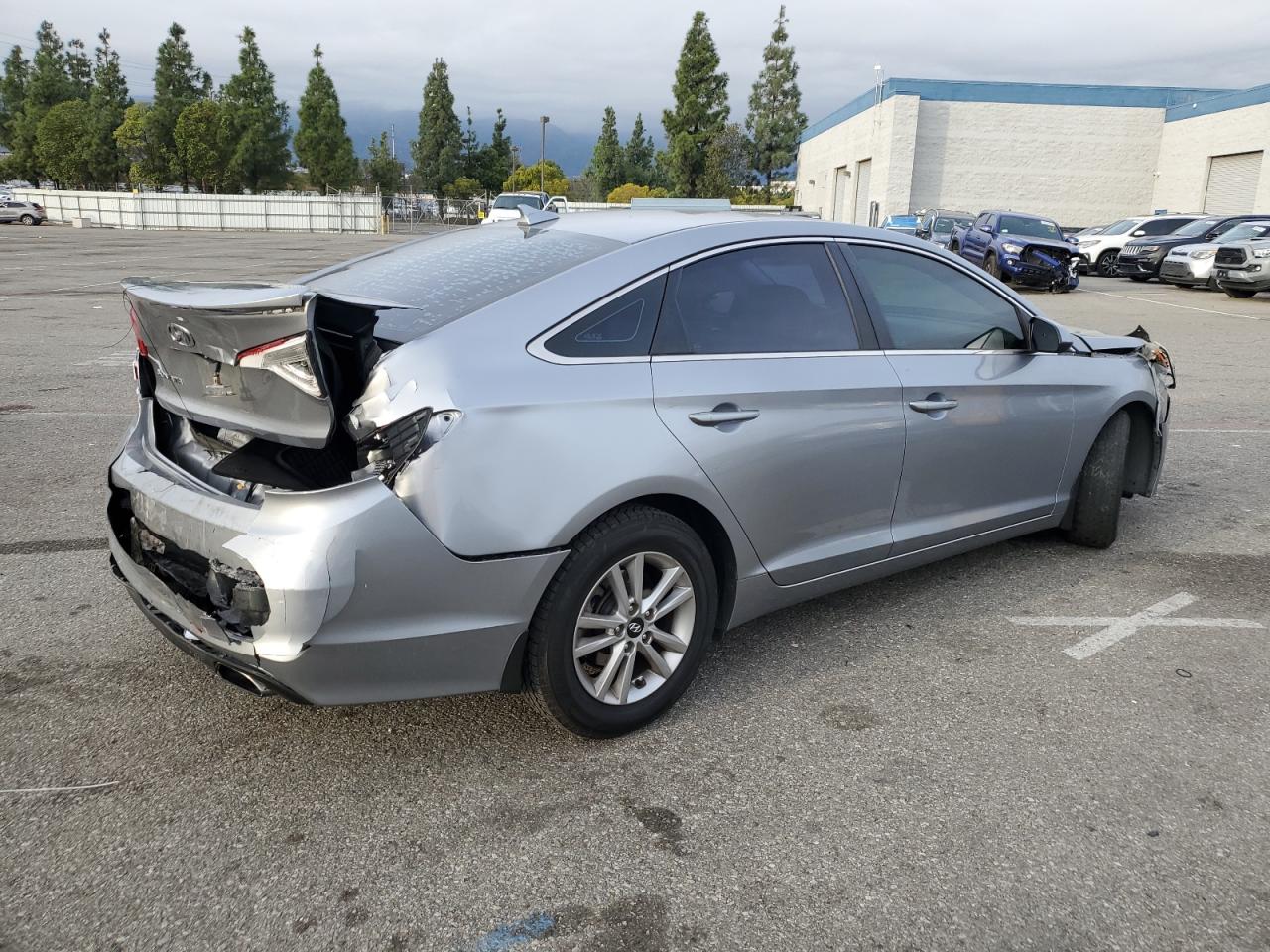 2017 Hyundai Sonata VIN 5NPE24AF9HH583323 Copart auction photo, front end / rear end damage thumbnail 3