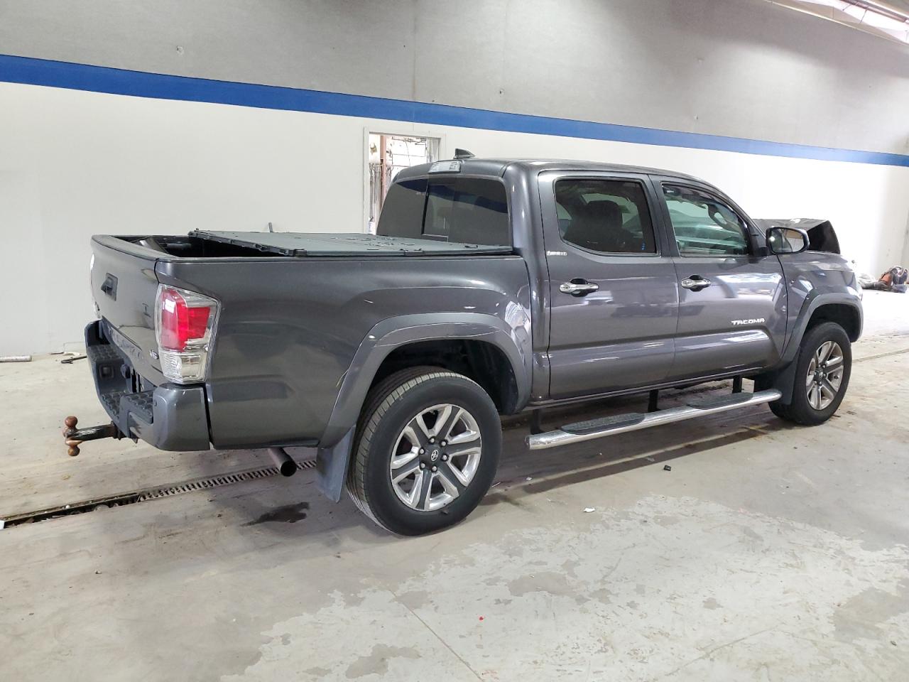 2017 Toyota Tacoma VIN 5TFGZ5AN0HX054820 Copart auction photo, front end damage thumbnail 3