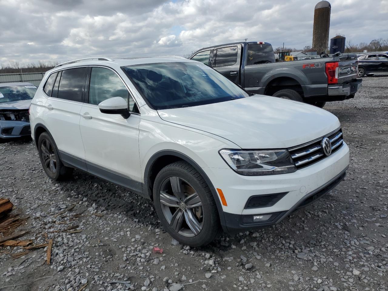 2020 Volkswagen Tiguan VIN 3VV3B7AX3LM102634 Copart auction photo, water/flood damage thumbnail 4