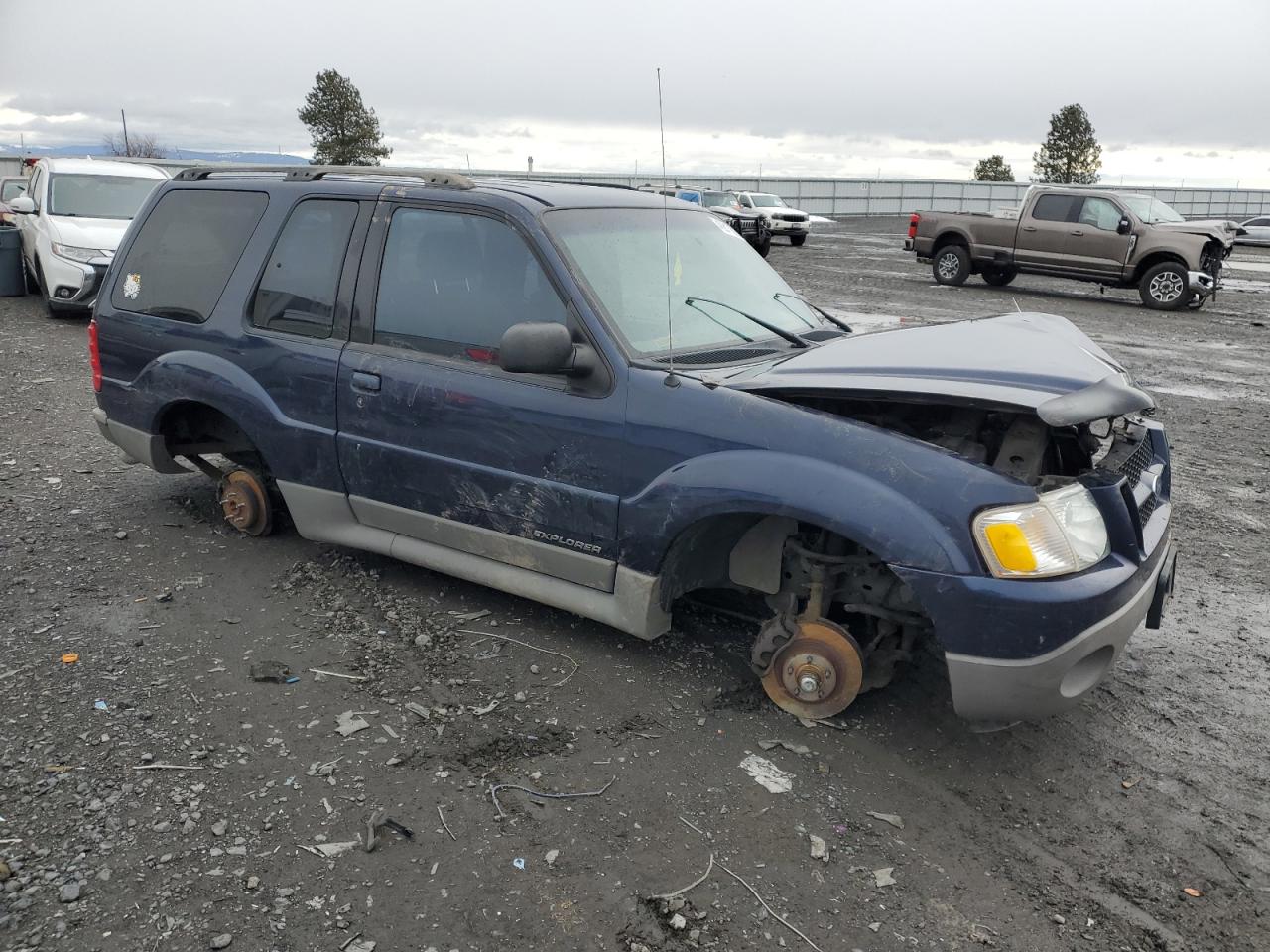 2002 Ford Explorer VIN 1FMYU60EX2UD36977 Copart auction photo, all over damage thumbnail 4