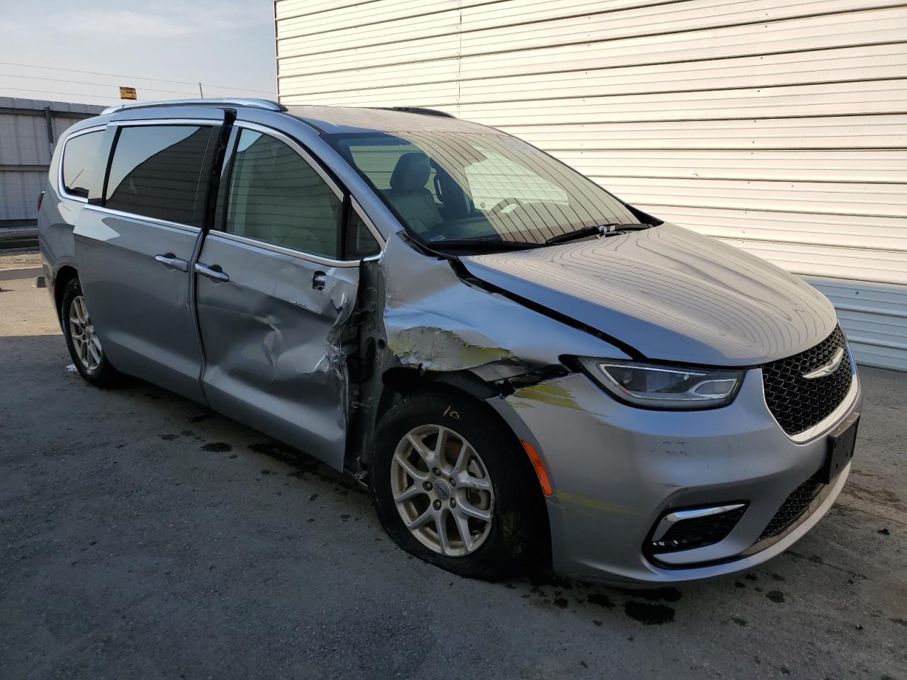 2021 Chrysler Pacifica VIN 2C4RC1BG0MR591022 Copart auction photo, front end / side damage thumbnail 4