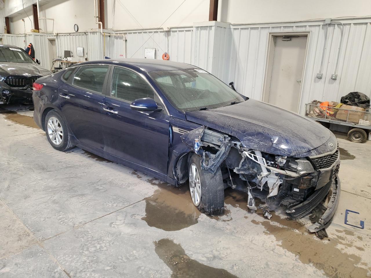 2018 KIA Optima VIN 5XXGT4L35JG226280 Copart auction photo, front end / side damage thumbnail 4