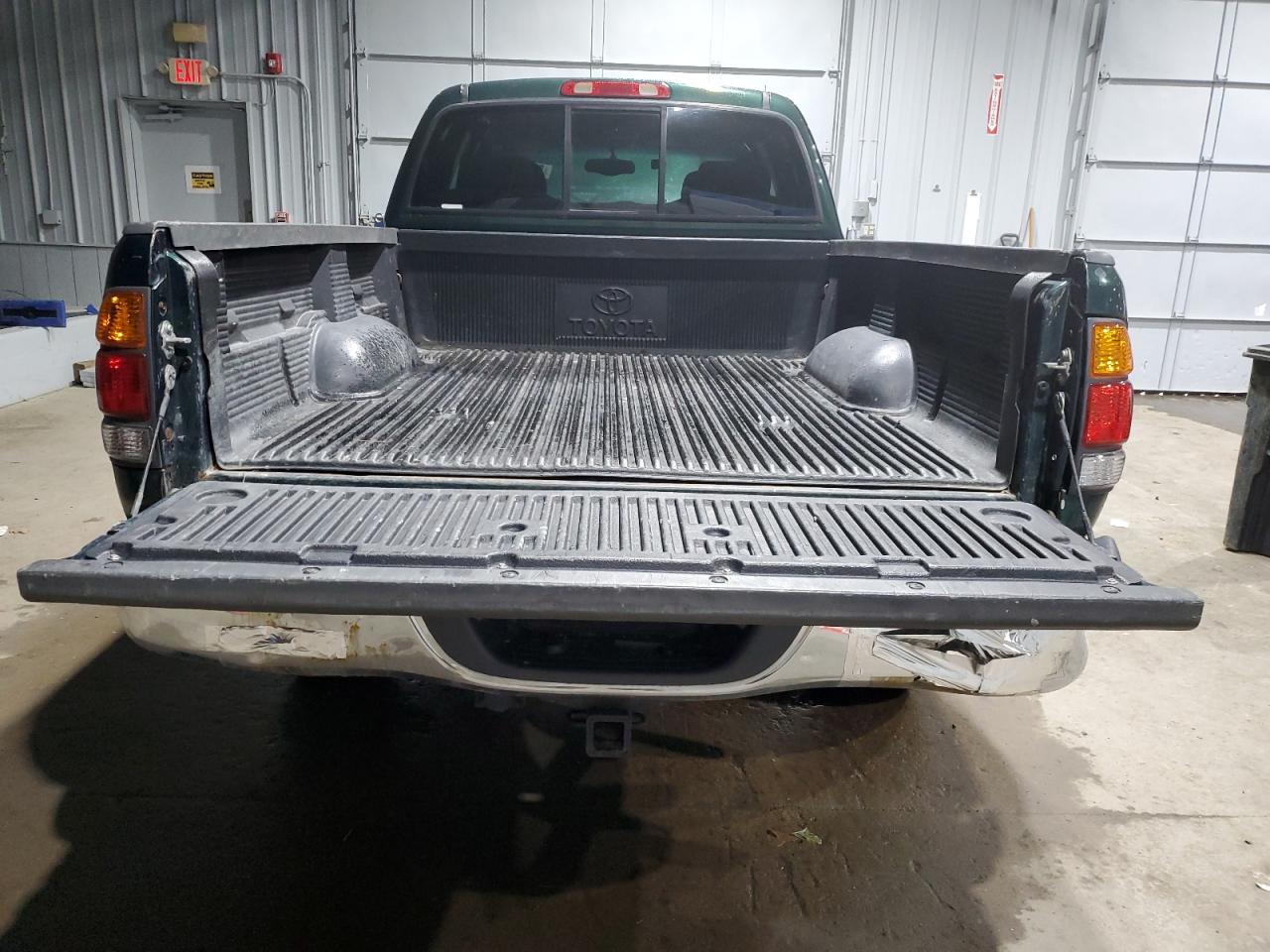 2004 Toyota Tundra VIN 5TBBT44104S450656 Copart auction photo, front end / rear end damage thumbnail 6