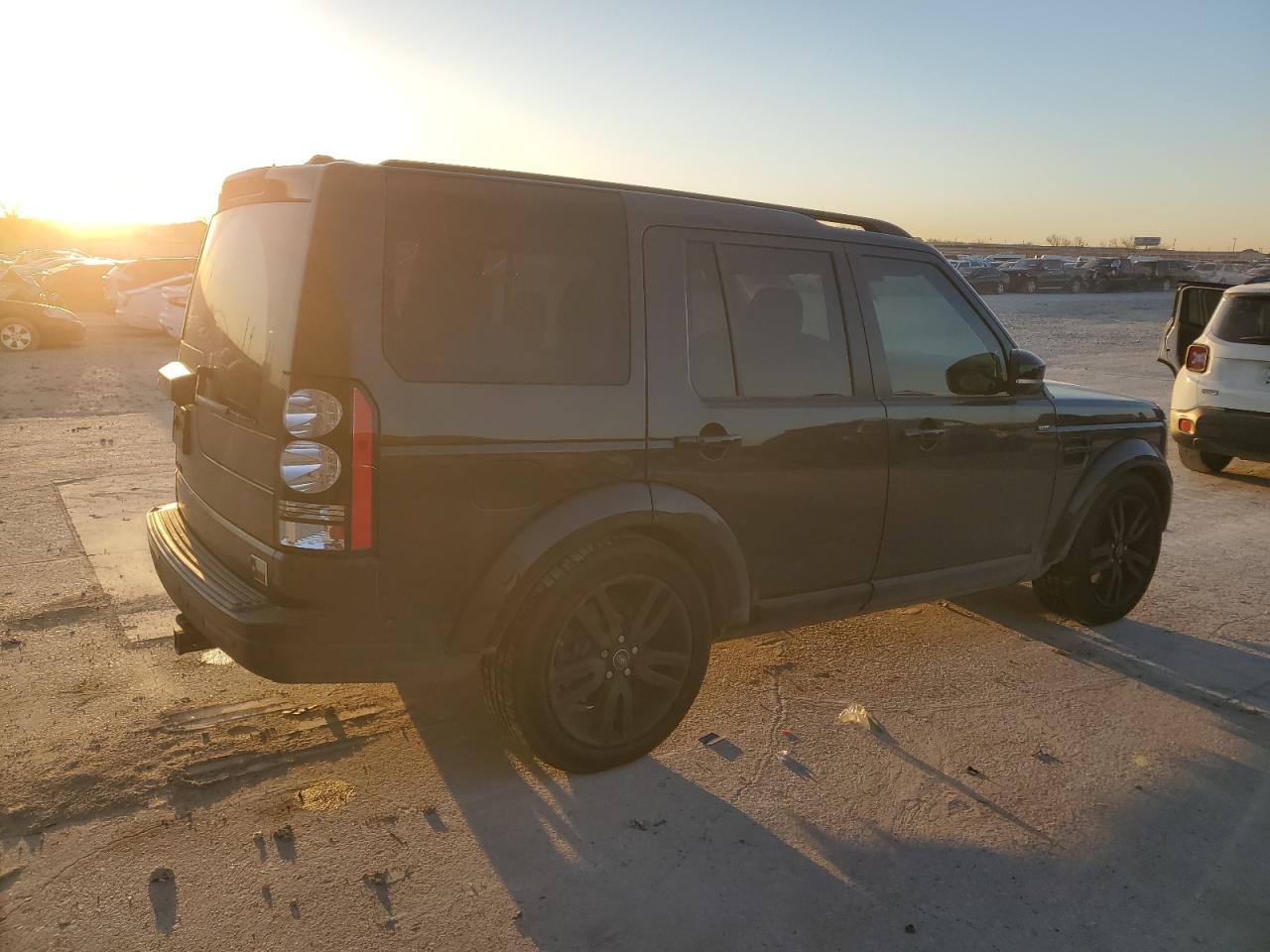 2014 Land Rover LR4 VIN SALAK2V69EA729387 Copart auction photo, front end / minor dent/scratches damage thumbnail 3