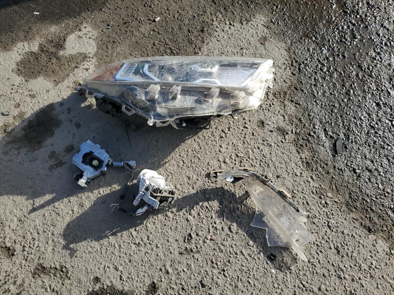 2021 Toyota RAV 4 VIN 4T3D6RFV9MU033006 Copart auction photo, front end / side damage thumbnail 13