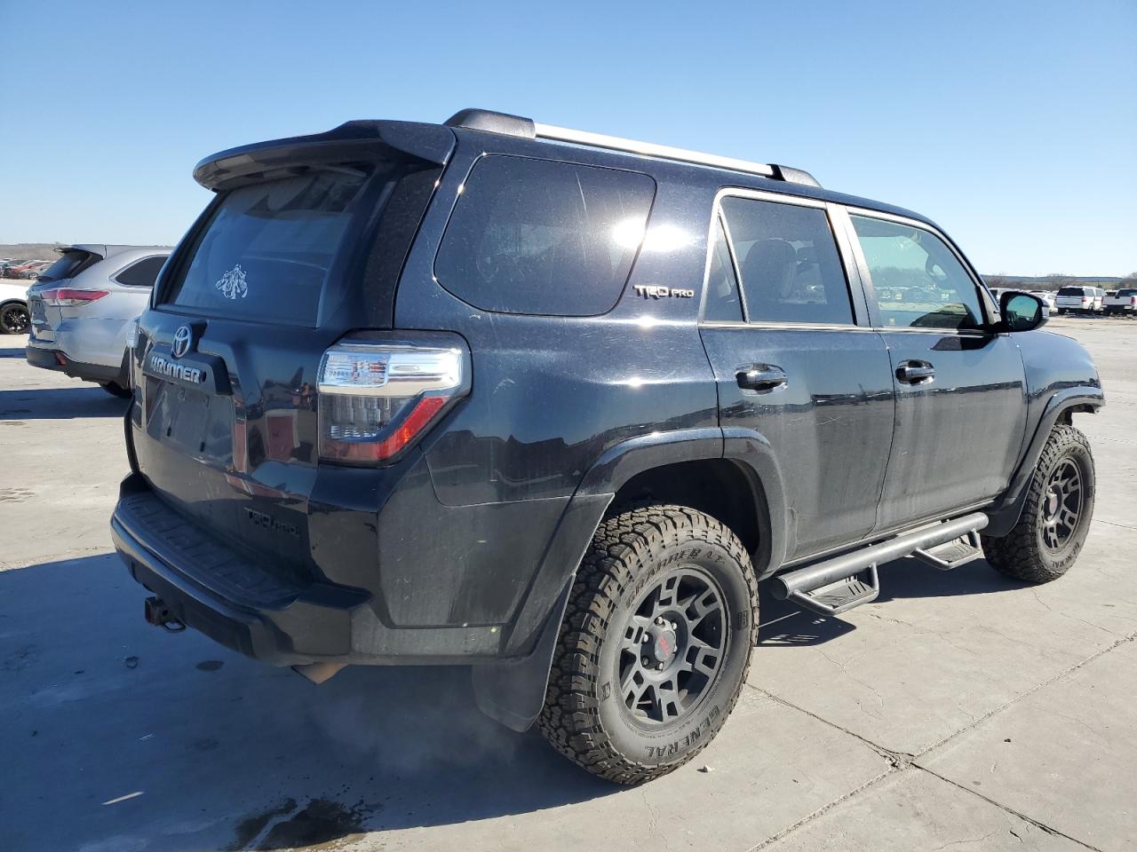 2018 Toyota 4Runner VIN JTEBU5JR6J5601596 Copart auction photo, front end damage thumbnail 3