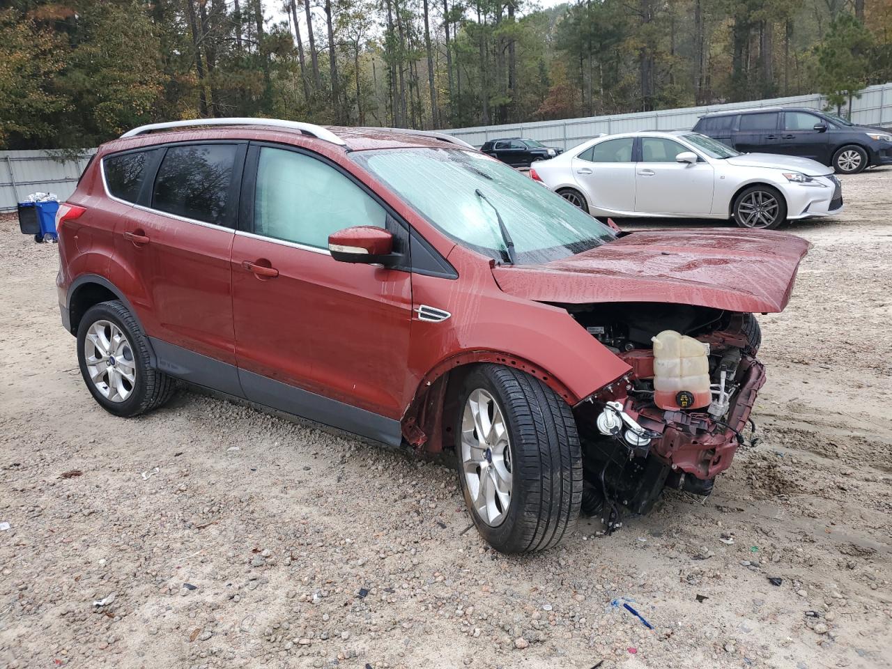 2016 Ford Escape VIN 1FMCU0J98GUB66344 Copart auction photo, front end / side damage thumbnail 4