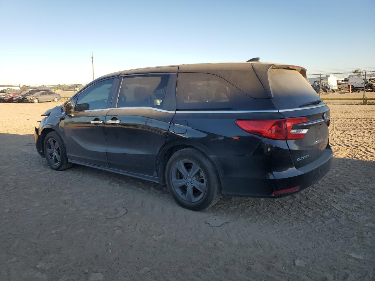 2021 Honda Odyssey VIN 5FNRL6H55MB004277 Copart auction photo, front end / side damage thumbnail 2