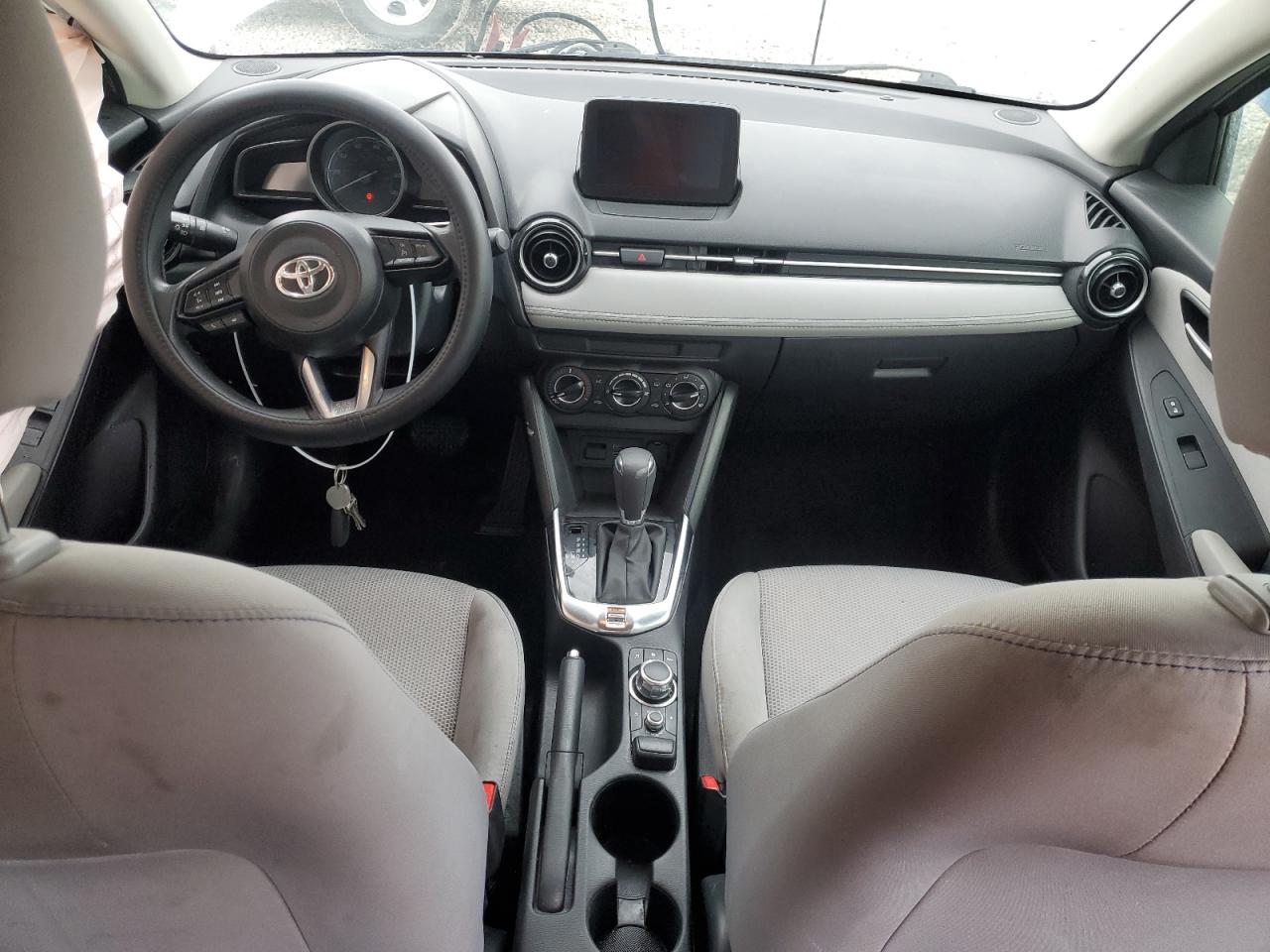 2019 Toyota Yaris VIN 3MYDLBYV2KY509084 Copart auction photo, side damage thumbnail 8