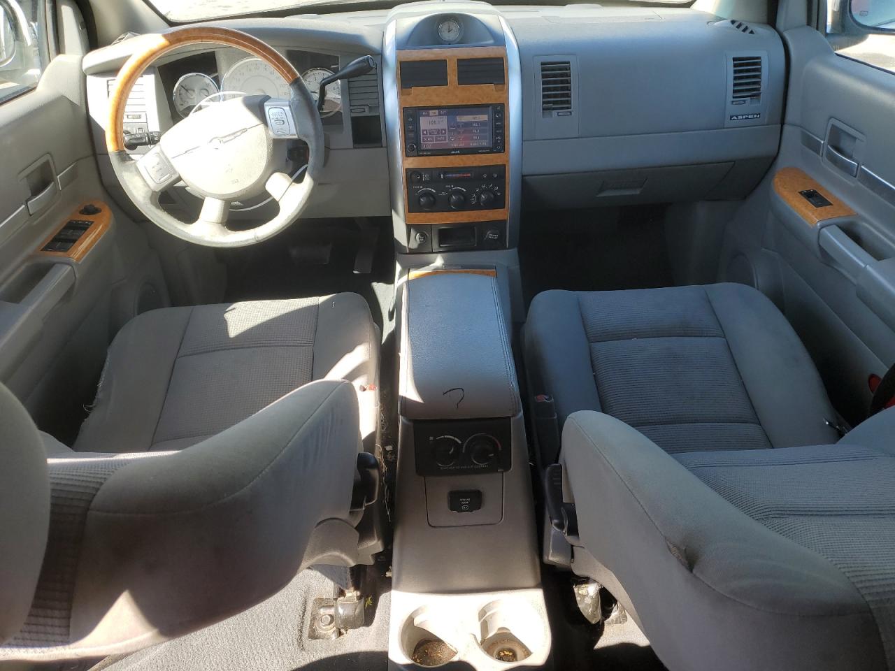 2009 Chrysler Aspen VIN 1A8HW58P39F707743 Copart auction photo, rear end damage thumbnail 8
