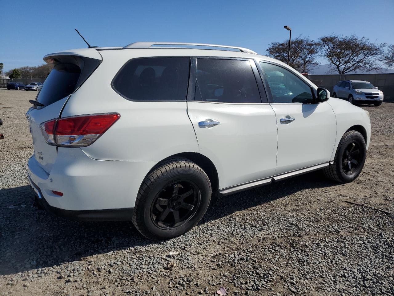 2016 Nissan Pathfinder VIN 5N1AR2MM3GC662534 Copart auction photo, rear end damage thumbnail 3
