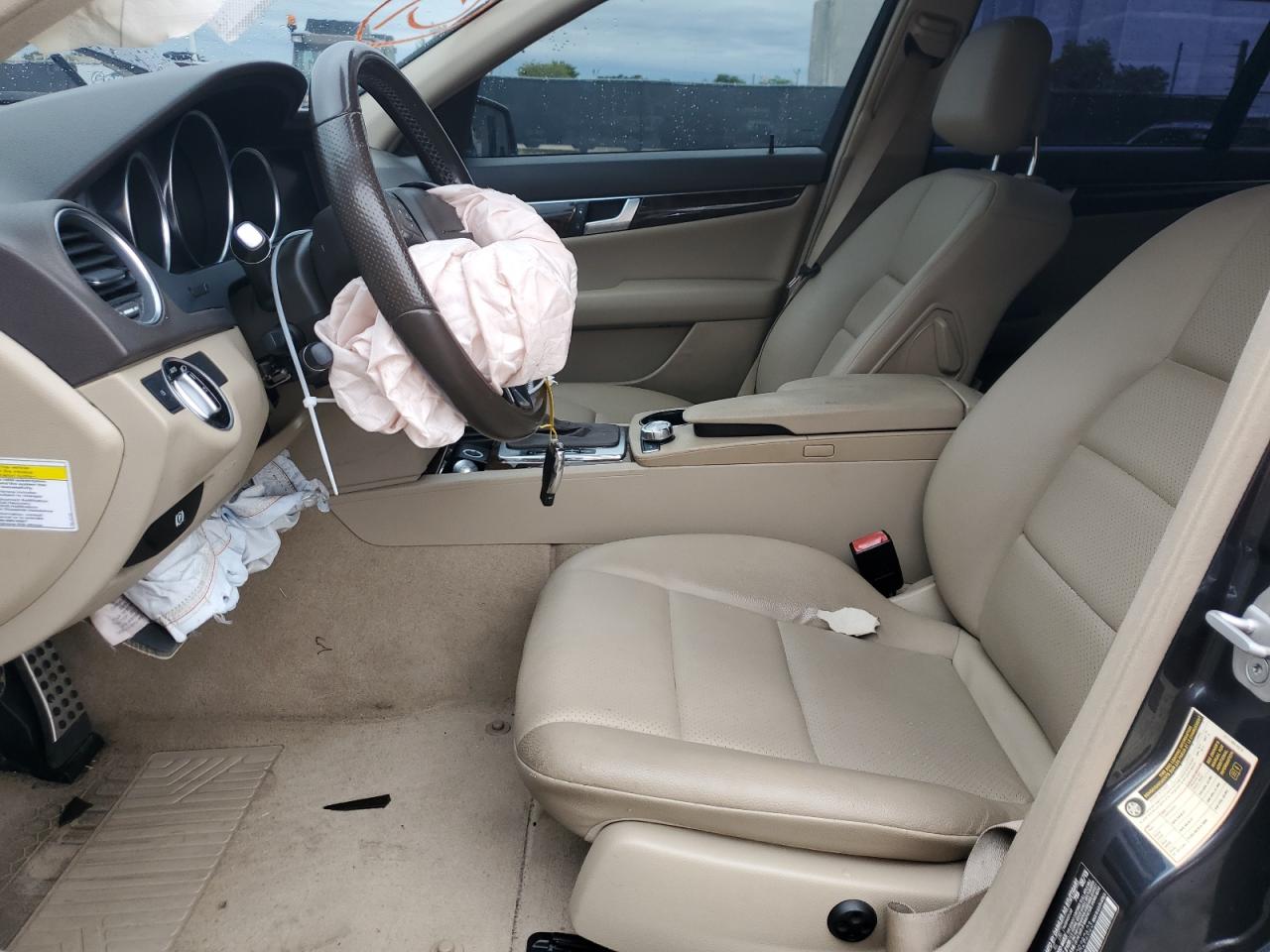 2013 Mercedes-Benz C-klasse VIN WDDGF4HB5DR282623 Copart auction photo, front end / minor dent/scratches damage thumbnail 7
