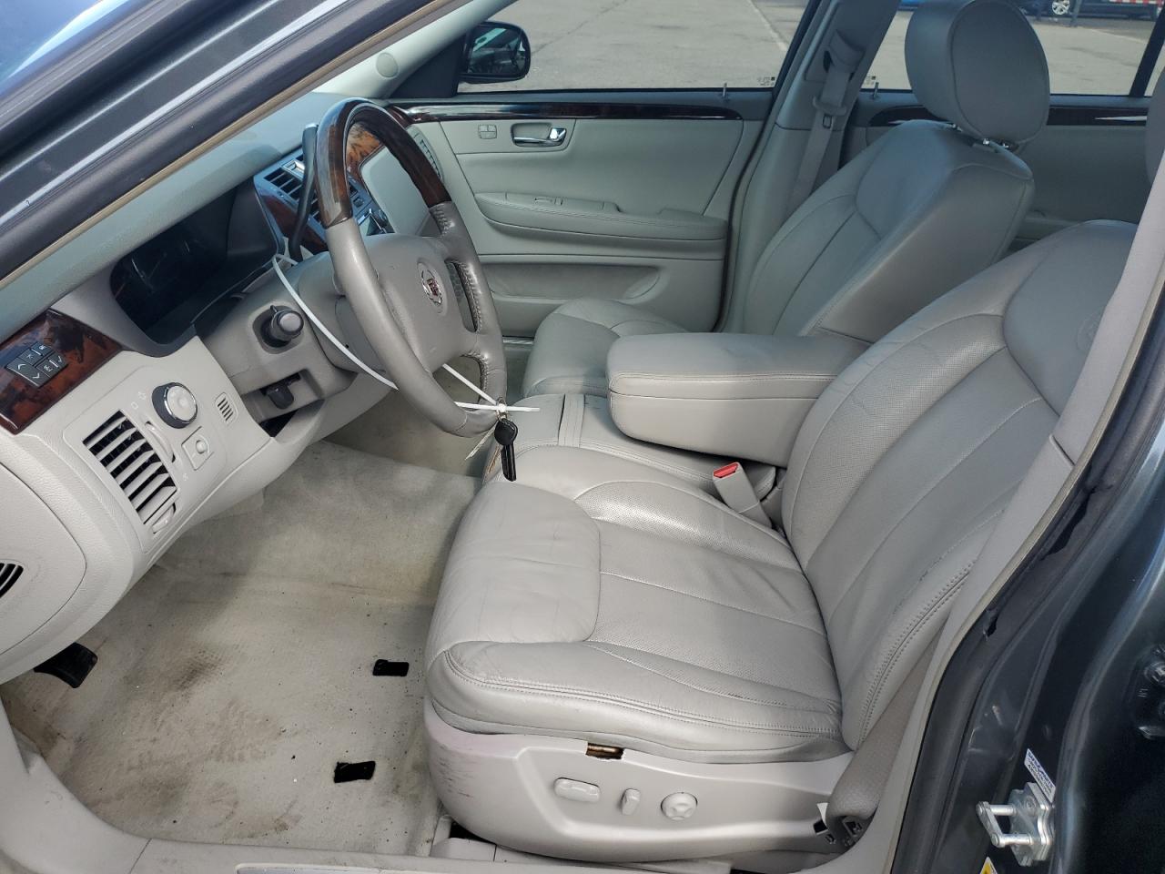 2010 Cadillac DTS VIN 1G6KD5EY6AU133836 Copart auction photo, front end / minor dent/scratches damage thumbnail 7