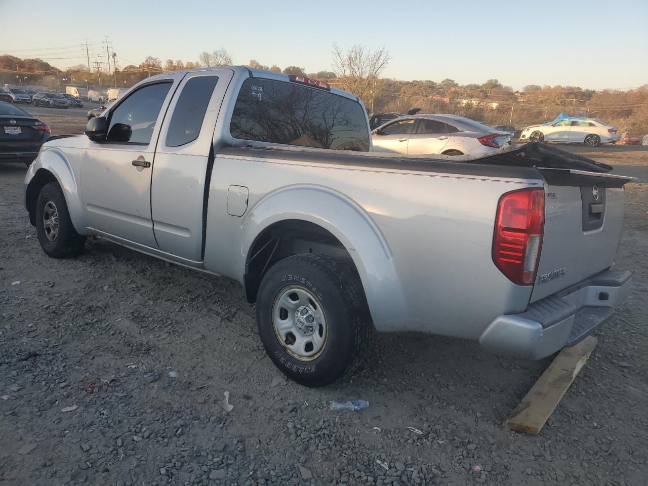 2018 Nissan Navara (Frontier) VIN 1N6BD0CT5JN720091 Copart auction photo, front end / side damage thumbnail 2