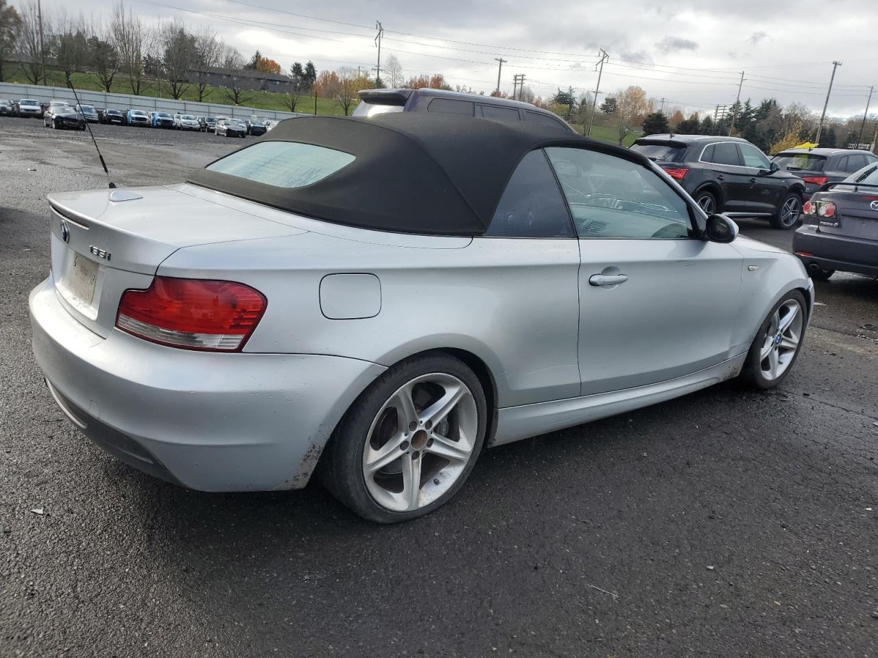 2008 BMW 1er VIN WBAUN93528VF55237 Copart auction photo, vandalism / mechanical damage thumbnail 3