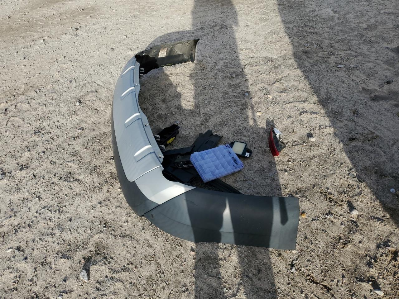 2018 Land Rover Discovery VIN SALRR2RV5JA050288 Copart auction photo, rear end damage thumbnail 15
