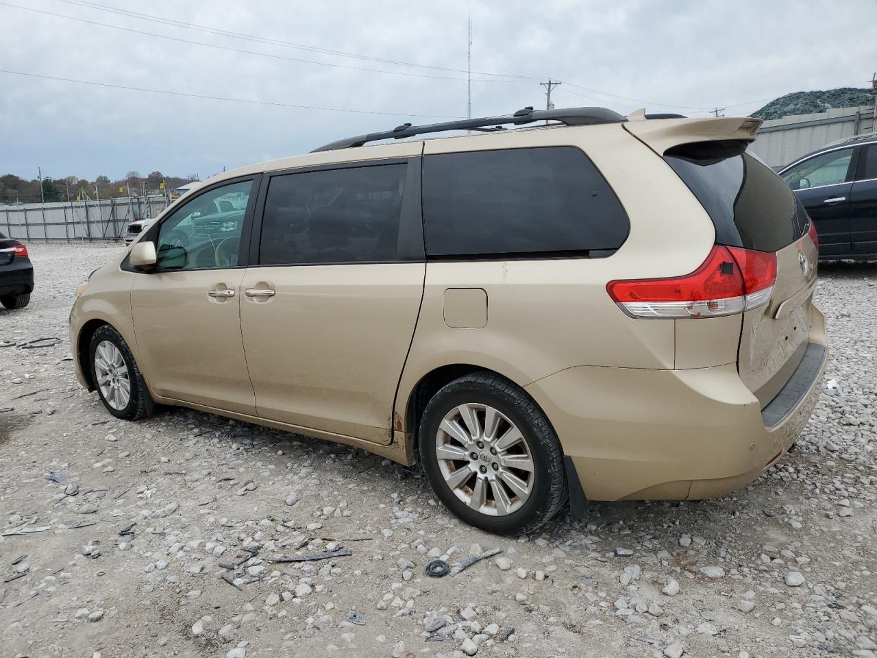 2011 Toyota Sienna VIN 5TDDK3DC7BS027813 Copart auction photo, front end / side damage thumbnail 2