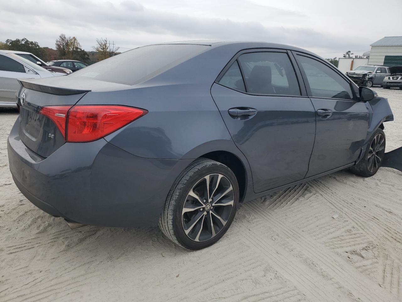 2018 Toyota Corolla VIN 5YFBURHE5JP824052 Copart auction photo, front end damage thumbnail 3