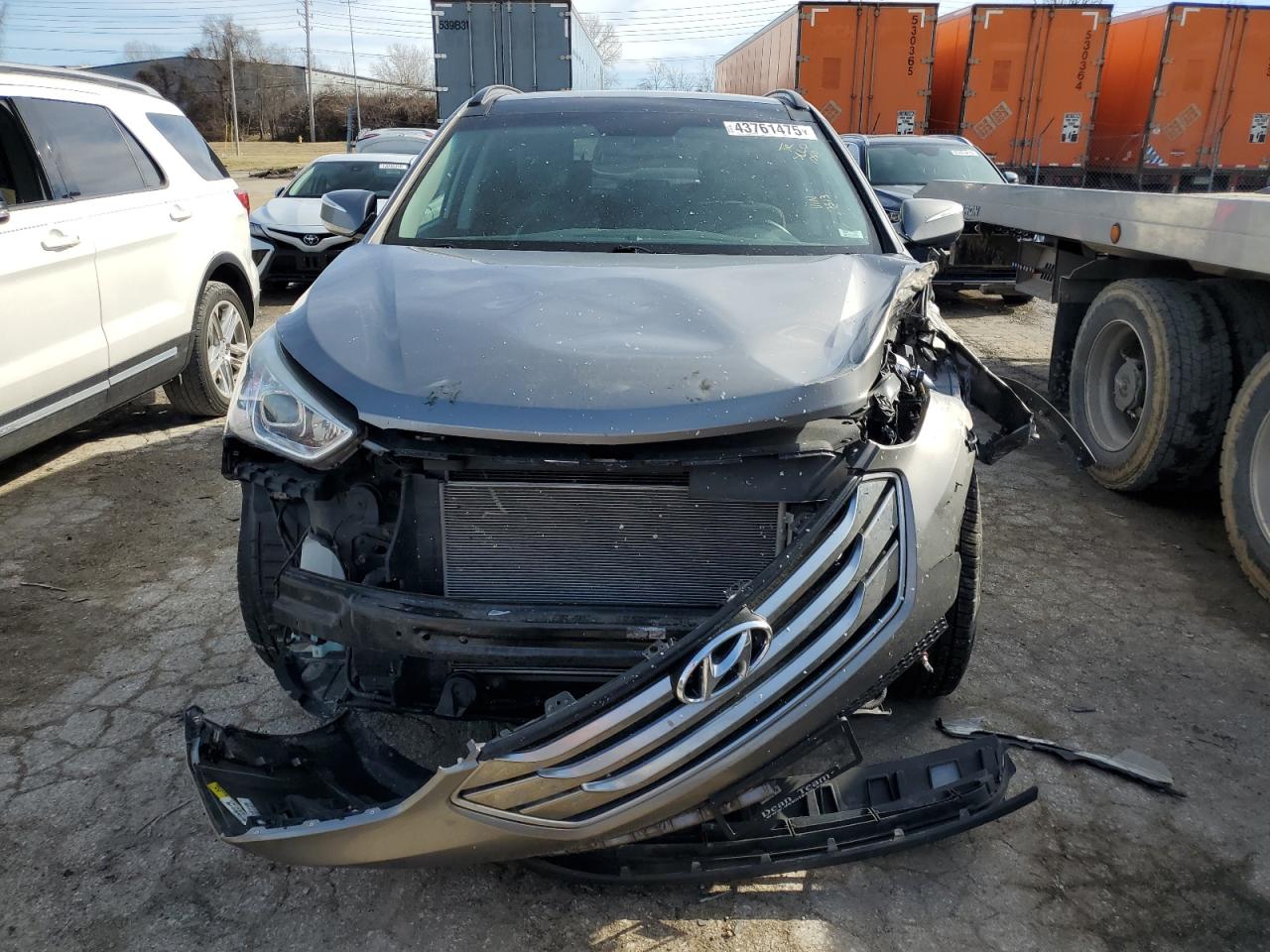 2015 Hyundai Santa Fe VIN 5XYZU3LB9FG267313 Copart auction photo, front end damage thumbnail 5