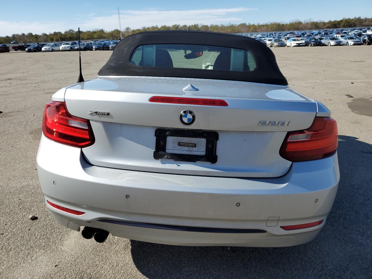 2016 BMW 2er VIN WBA1L9C57GV767345 Copart auction photo, front end / minor dent/scratches damage thumbnail 6