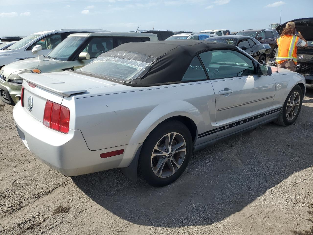 2007 Ford Mustang VIN 1ZVFT84N075276792 Copart auction photo, water/flood damage thumbnail 3