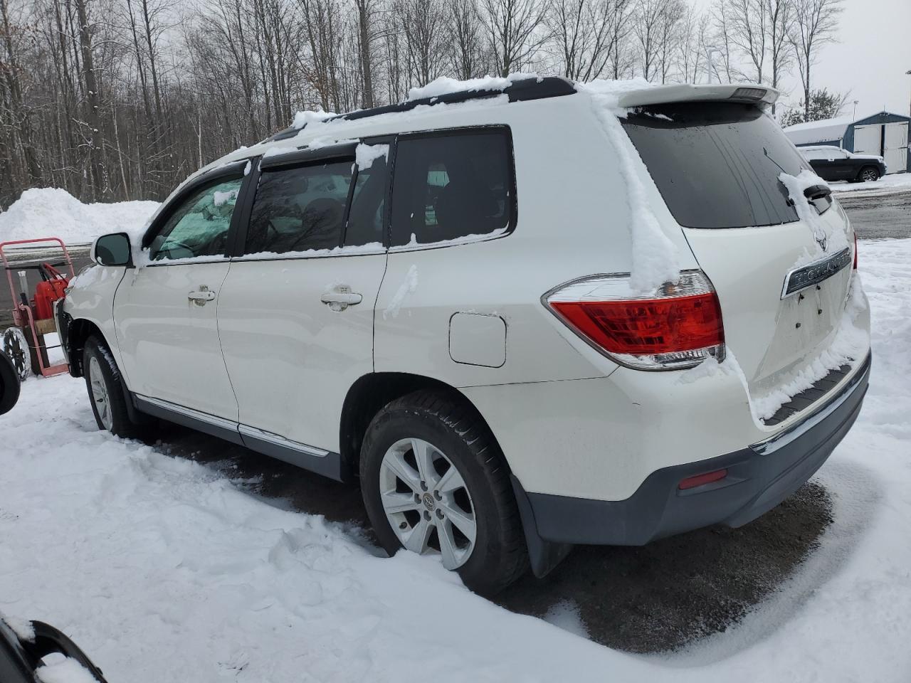 2012 Toyota Highlander VIN 5TDBK3EH5CS112832 Copart auction photo, front end / minor dent/scratches damage thumbnail 2