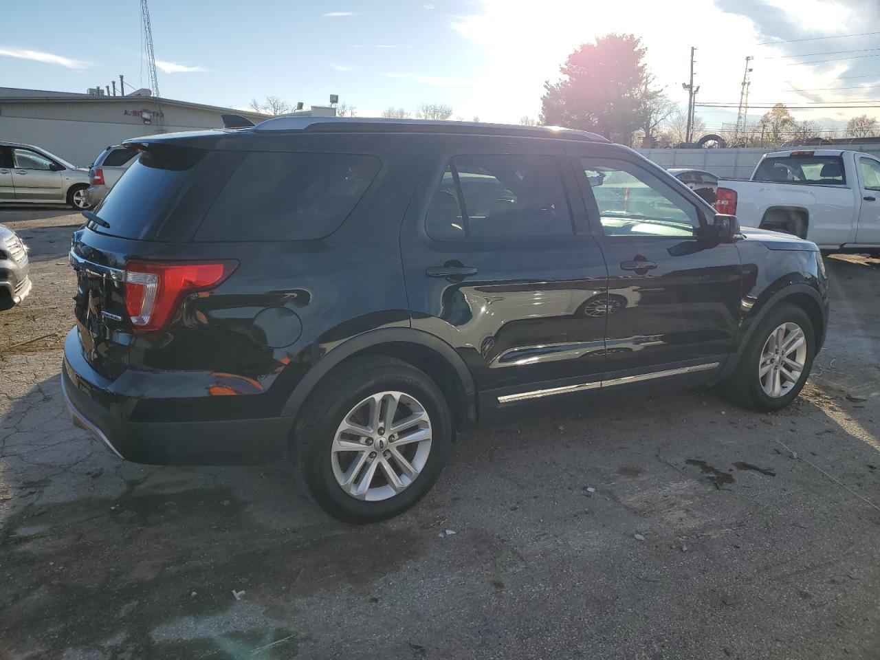 2016 Ford Explorer VIN 1FM5K7D88GGC02915 Copart auction photo, normal wear damage thumbnail 3