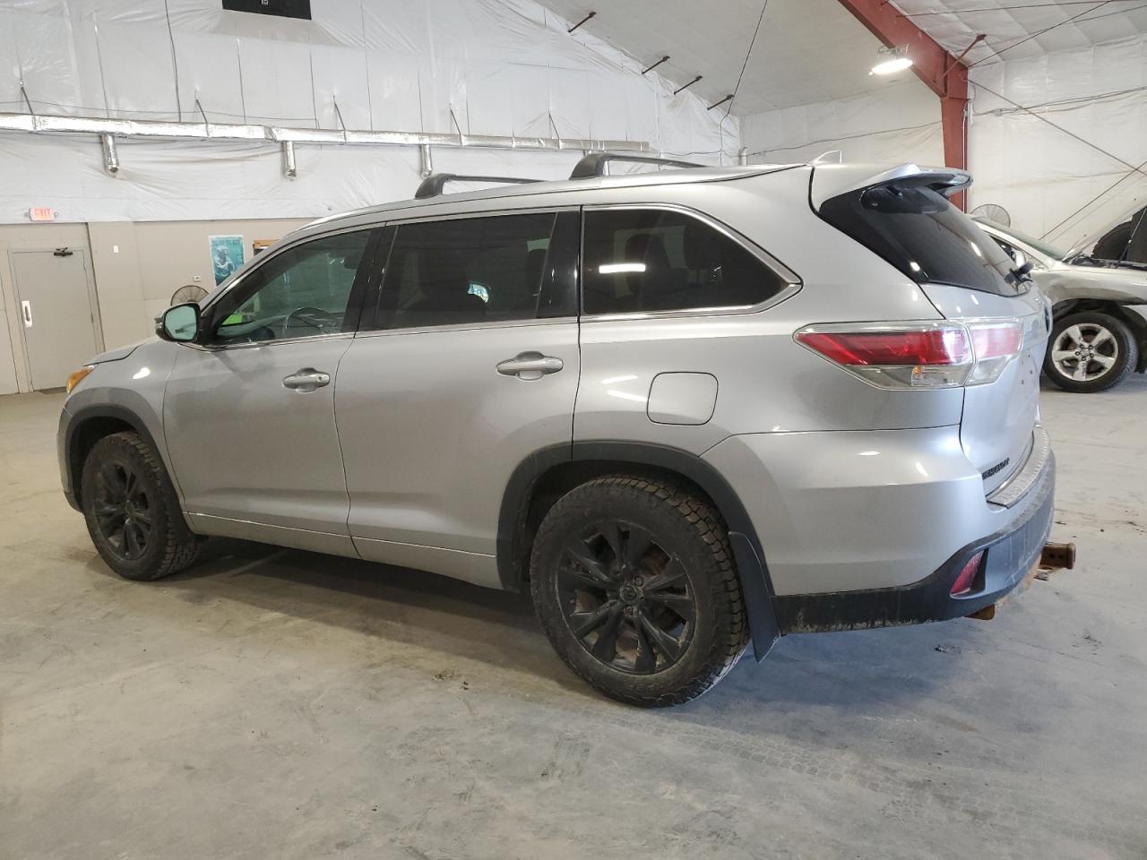 2016 Toyota Highlander VIN 5TDJKRFH2GS505531 Copart auction photo, mechanical / minor dent/scratches damage thumbnail 2