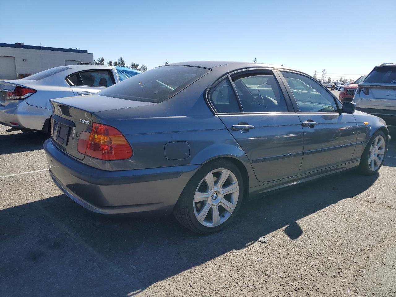 2003 BMW 3er VIN WBAAZ33443PH35523 Copart auction photo, side / rear end damage thumbnail 3