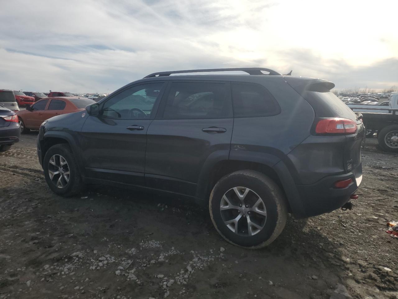 2015 Jeep Cherokee VIN 1C4PJMBB1FW610755 Copart auction photo, front end damage thumbnail 2