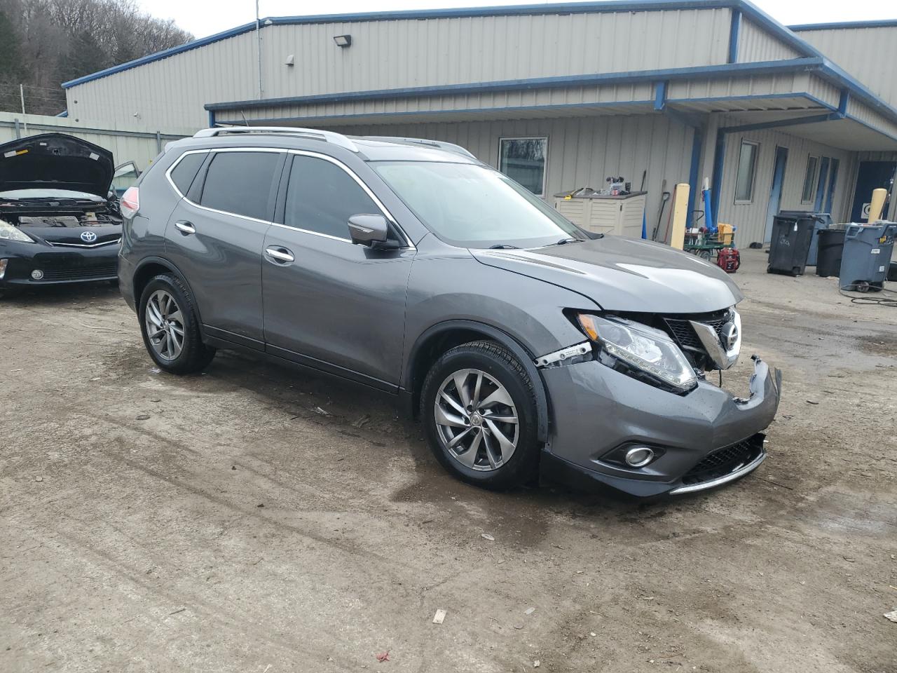 2015 Nissan Rogue VIN 5N1AT2MT1FC799074 Copart auction photo, front end / side damage thumbnail 4