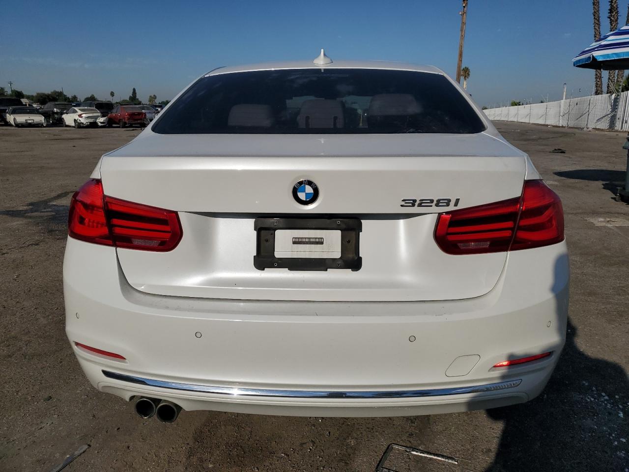 2016 BMW 3er VIN WBA8E9G50GNT87105 Copart auction photo, front end / minor dent/scratches damage thumbnail 6