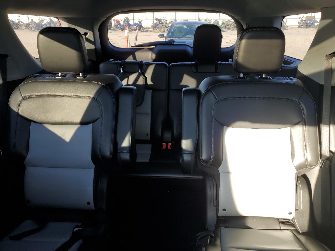 2022 Ford Explorer VIN 1FMSK7DH2NGB36507 Copart auction photo, all over damage thumbnail 10