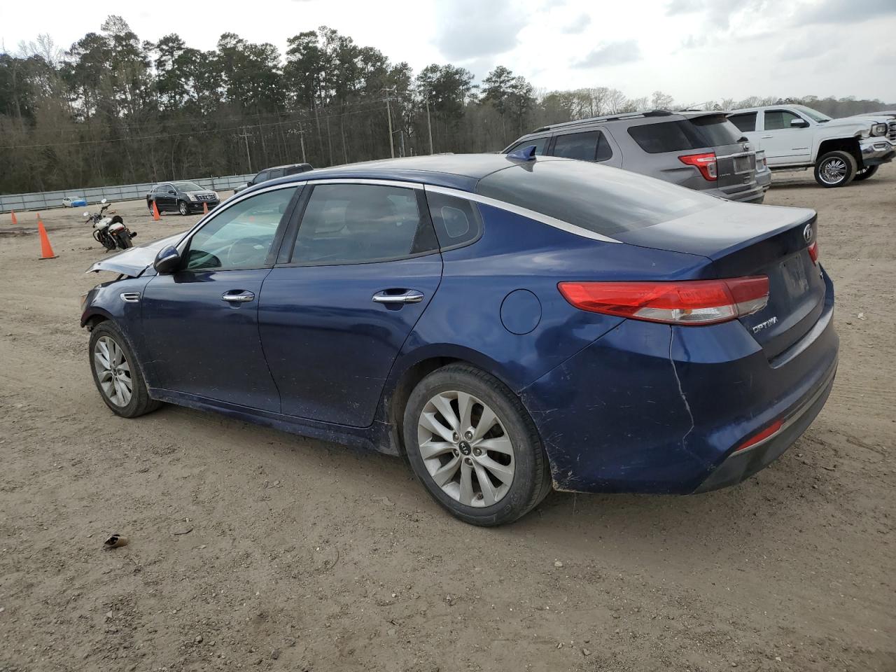 2016 KIA Optima VIN 5XXGU4L37GG073021 Copart auction photo, front end damage thumbnail 2