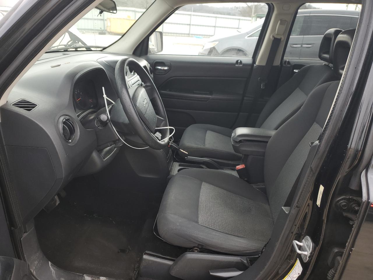 2009 Jeep Liberty (Patriot) VIN 1J4FT28A59D140944 Copart auction photo, side / rear end damage thumbnail 7