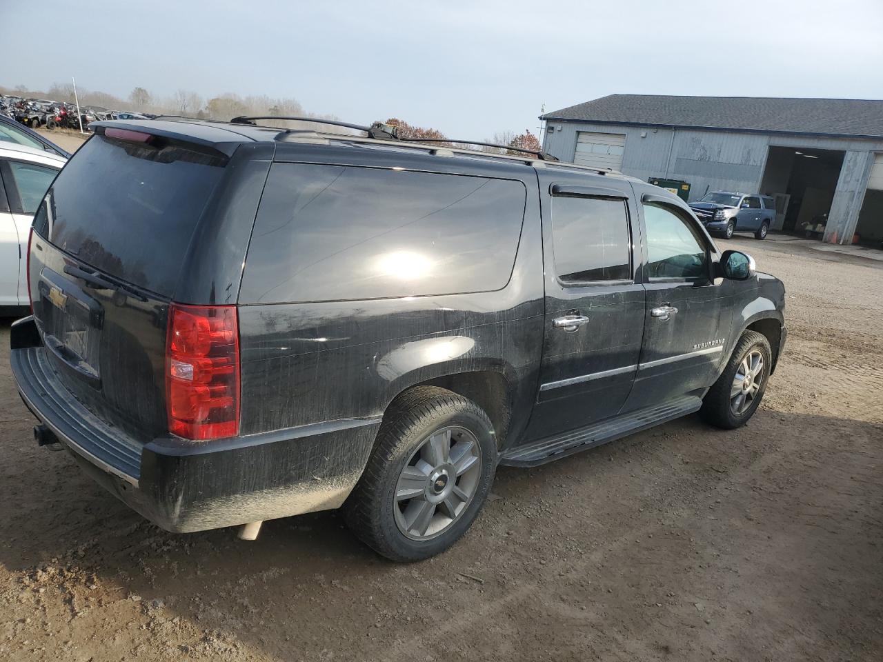 2009 Chevrolet Suburban VIN 1GNFC36J79R217581 Copart auction photo, front end damage thumbnail 3
