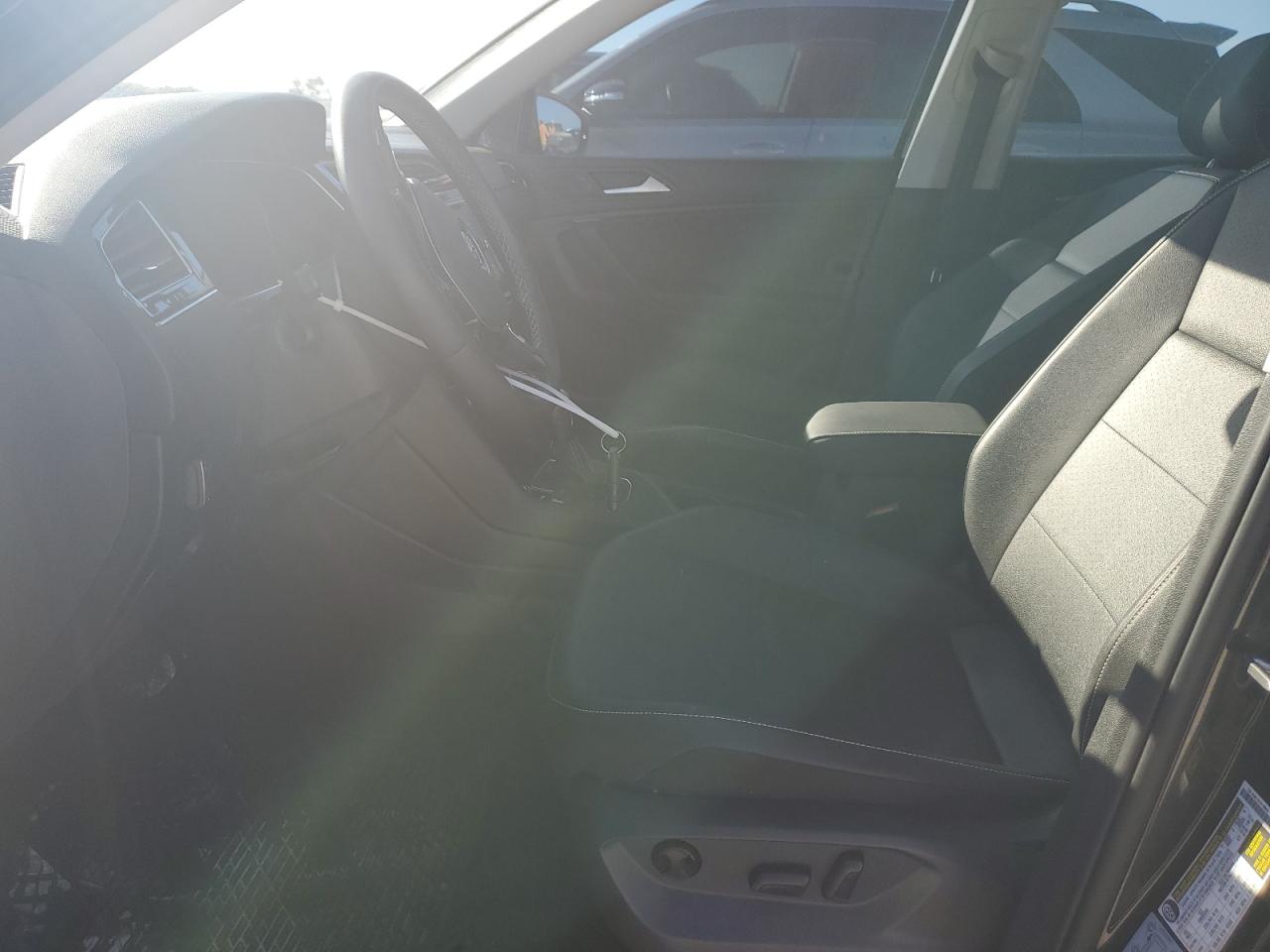 2021 Volkswagen Tiguan VIN 3VV3B7AX5MM008322 Copart auction photo, water/flood damage thumbnail 7