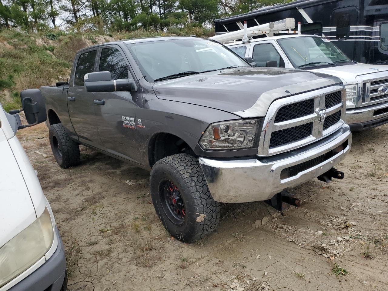 2015 RAM 3500 VIN 3C63R3DL1FG591072 Copart auction photo, burn / mechanical damage thumbnail 4