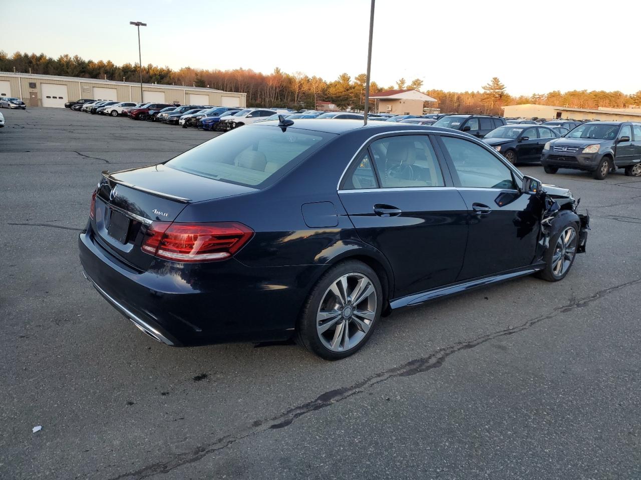 2016 Mercedes-Benz E-klasse VIN WDDHF8JB6GB239198 Copart auction photo, front end damage thumbnail 3