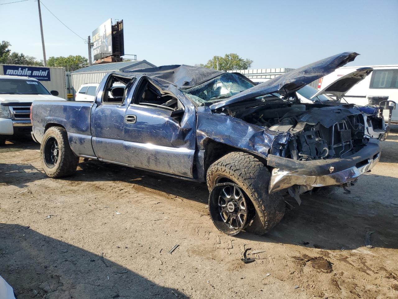 2004 Chevrolet Silverado VIN 2GCEC19T941353542 Copart auction photo, all over / minor dent/scratches damage thumbnail 4