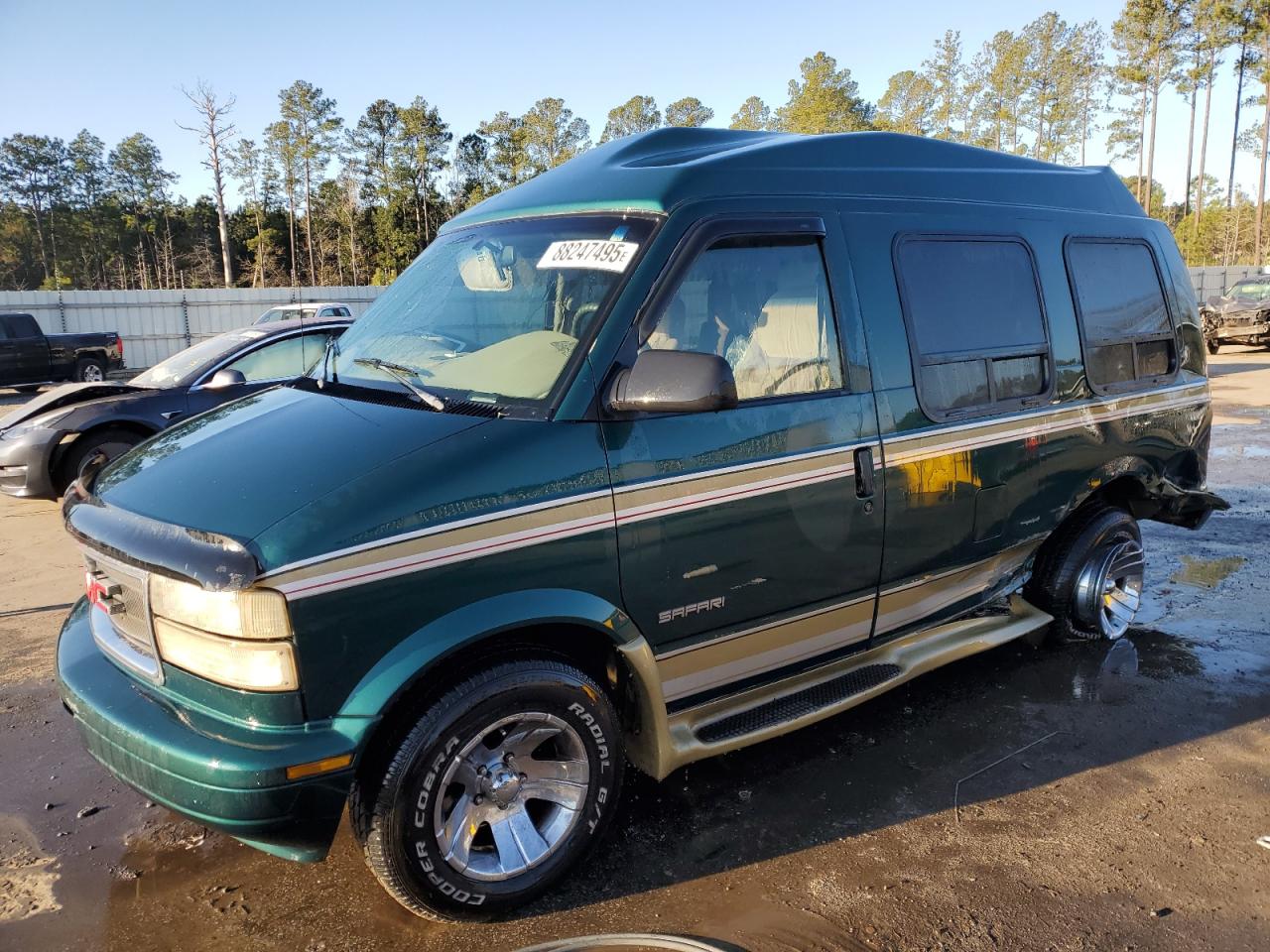 1998 GMC Safari VIN 1GDDM19W5WB503552 - Copart auction photo