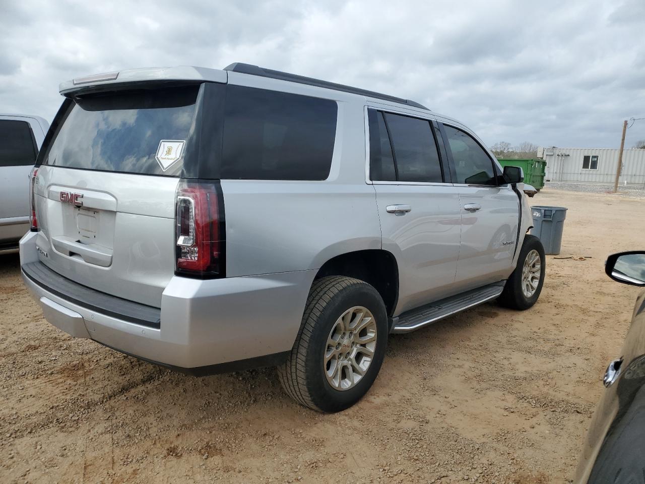 2015 GMC Yukon VIN 1GKS2BKC6FR585715 Copart auction photo, front end damage thumbnail 3
