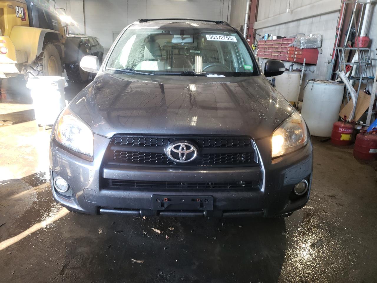 2011 Toyota RAV 4 VIN JTMRF4DV9B5048265 Copart auction photo, side / minor dent/scratches damage thumbnail 5