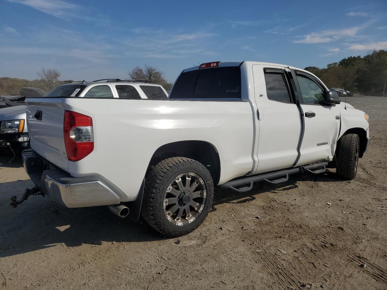 2014 Toyota Tundra VIN 5TFRY5F17EX169735 Copart auction photo, side / minor dent/scratches damage thumbnail 3